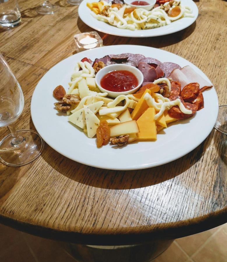 Velké Pavlovice Lotrinsky Hotel מראה חיצוני תמונה