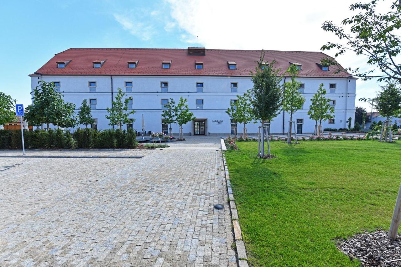 Velké Pavlovice Lotrinsky Hotel מראה חיצוני תמונה
