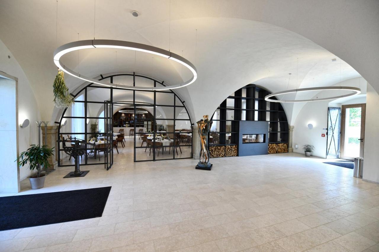 Velké Pavlovice Lotrinsky Hotel מראה חיצוני תמונה